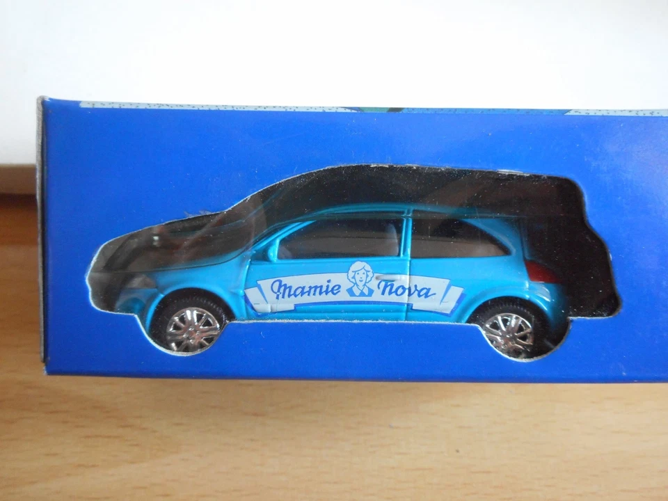Norev Renault Megane "Mamie Nova" en bleu au 1:64 en boite - Photo 1/1