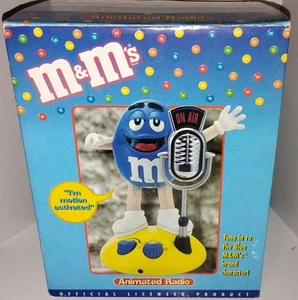 Radio AM/FM animada AZUL de M&M con altavoz incorporado que habla activado por movimiento - Imagen 1 de 6