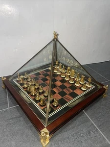 Franklin Mint King Tut Chess Set Glass Pyramid "Treasures of Tutankhamun" Set! - Picture 1 of 24