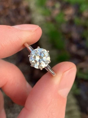 18ct Gold 2ct Natural Diamond Incredible Solitaire Ring 4.2 Grams - Image 1 of 4