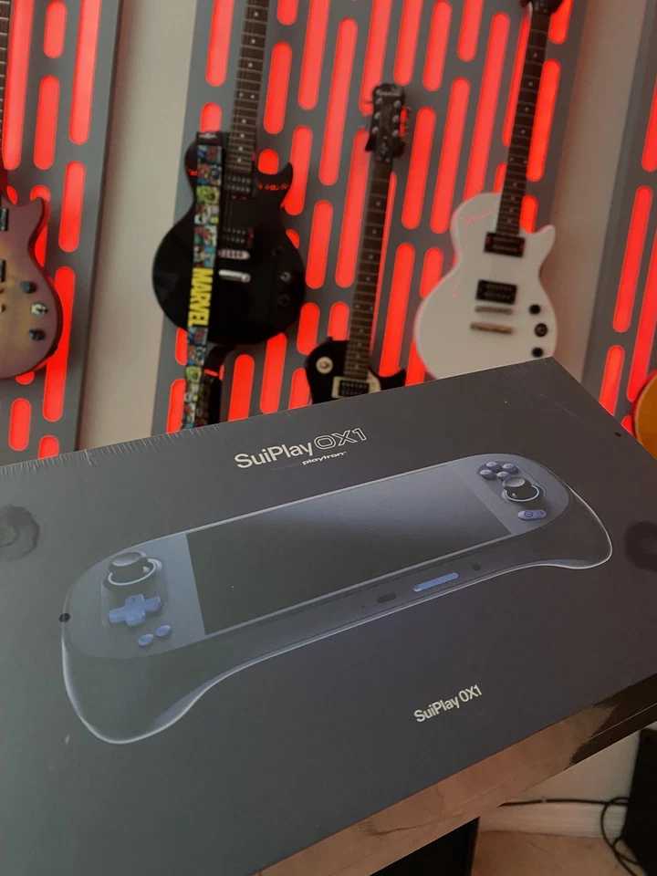 IN MANO SuiPlay 0X1 Sui Rete Portatile Web3 PvP Portatile Sigillato HD ESAURITO - Immagine 1 di 1