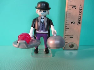 Playmobil figure MALE GHOUL W/ WHITE HEAD, HAIR & HANDS + HEAD ON A SERVING TRAY - Picture 1 of 10