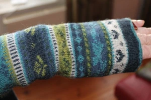 Flomax Armstulpen Oda; nachtblau Fb.134 ; 100% Schurwolle kbT, Neu!! - Bild 1 von 2