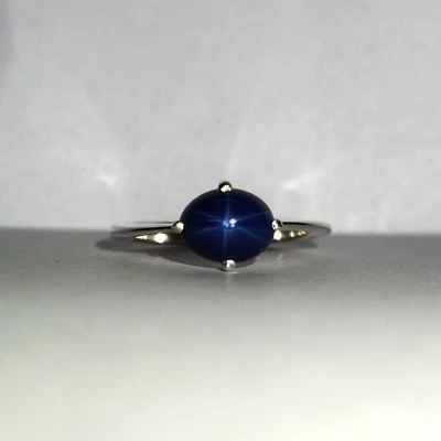 anello in argento zaffiro blu stella a sei raggi creato in laboratorio - Immagine 1 di 4