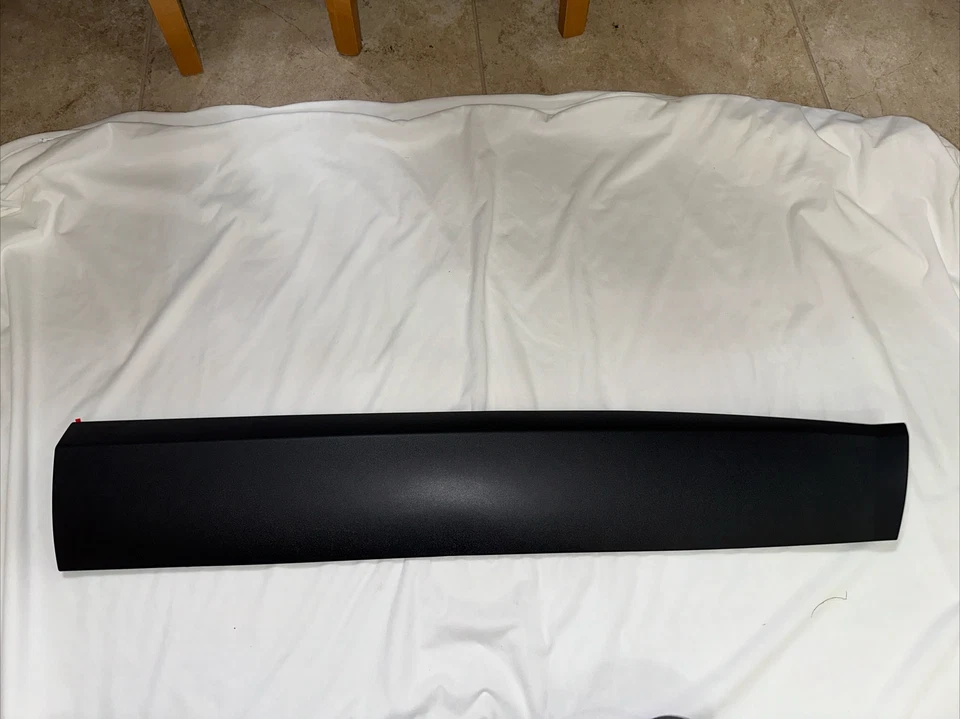 15-21 JEEP RENEGADE 前门身体侧成型原始设备制造商拖把 5VX84LXHAA 全新 — 第 1/4 张图片