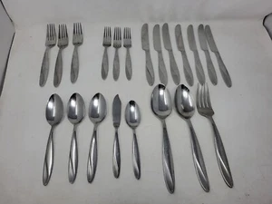 Mixed Lot of 21 Oneida Simmer 18/0 Stainless Steel Flatware - Picture 1 of 6