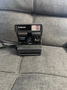 Vintage Polaroid One Step Close Up 600 Instant Film Camera With Strap - Picture 1 of 6