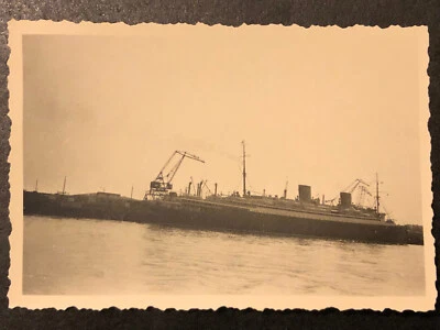 KM Privatfoto Dampfer, Lazarett- oder Wohnschiff in unbek. Hafen - Bild 1 von 4