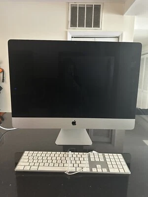 27" iMac 3.5GHz Quad Core i7, 32GB RAM, GTX 780M 4GB GPU, 1TB Solid State Drive - Image 1 of 4