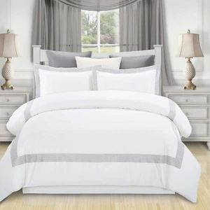100% Cotton 200 Thread Count Embroidered Geometric Border Duvet Cover Set - Picture 1 of 7
