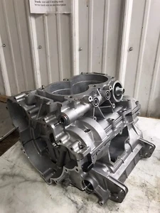 24 Polaris RZR RGR 1000 Ranger DOHC Engine crank case cases block - Picture 1 of 22