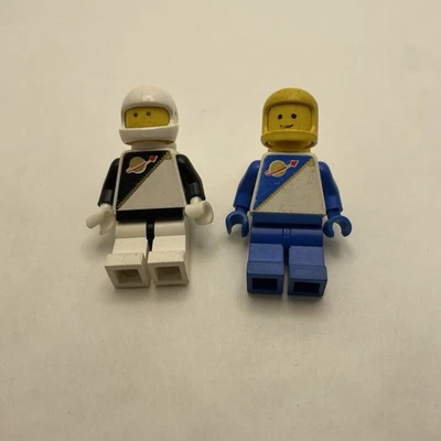 LOT LEGO Classic Vintage Futuron Minifigures  Space Man - Image 1 of 2
