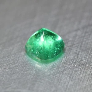 0.45 Cts_Best Sugarlouf Cushion_100 % Natural Zambian Bright Green Emerald - Picture 1 of 4