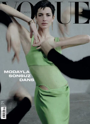 vogue Turkey February 2023 / Louise de Chevigny - Lucy Amszej - Onur Seyit Yaran Foto 1 de 4