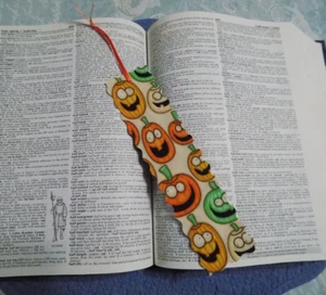 Bookmark HALLOWEEN Fabric or Cloth Bookmark Pumpkins Handmade - Picture 1 of 3