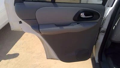 Trail Blazer Driver 2005-2009 panel de moldura de puerta interior trasera izquierda OEM gris 28h Foto 1 de 4