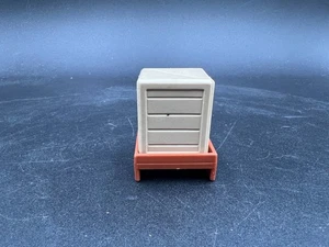 Vintage Fisher Price Little People Ersatz 1976 Lift Load Depot hellbraune Kiste mit Kufe - Bild 1 von 3
