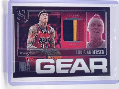 CHRIS DIFFERENTEN 2024-25 PANINI SILHOUETTE NBA GEAR PARCHE USADO EN JUEGOS Q3152 Foto 1 de 2