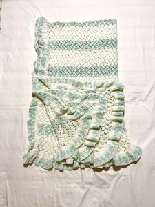 *VINTAGE* Handarbeit - gehäkelt Afghan/Decke Überwurf - 50"×66" - Pastell - Rüschen - Bild 1 von 12