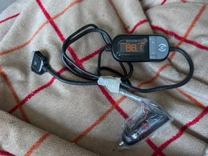 BELKIN Tunecast Auto for IPhone & IPod FM transmitter car charger model F8Z498cw - Picture 1 of 5
