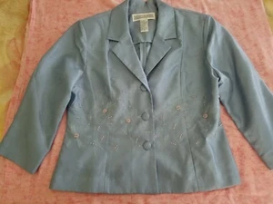 Wunderschöne hellblaue Jacke von Jessica Howard mit Perlen und 3/4 Arm in Größe 12  - Bild 1 von 9