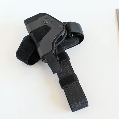 Uncle Mike's Sidekick Leg / Thigh Holster with Straps Right Hand Size 22 - Image 1 of 4