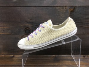 beige converse low tops
