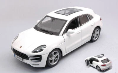 MODELLINO AUTO STATICO BURAGO PORSCHE MACAN 2015 BIANCO MODELLISMO SCALA 1:24 - Immagine 1 di 2