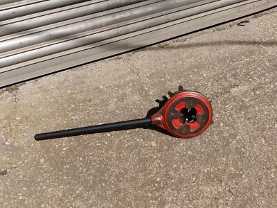 Ridgid 65-R Hand Held Pipe Threader Threads 1" - 2" Threading Machine Die Cut - Image 1 of 4