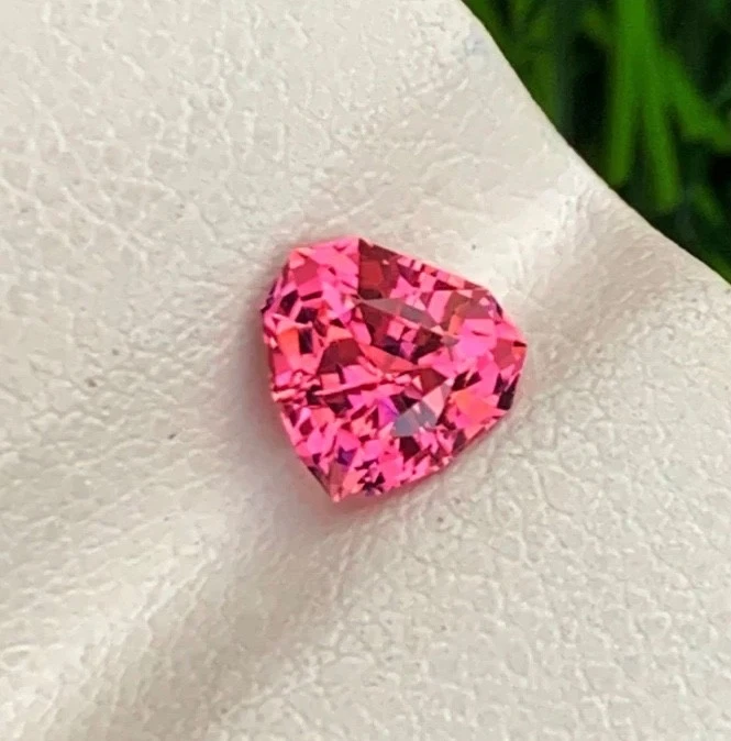 0.95 Carats Hot Pink Tourmaline Heart Shape Natural Afghani Loose Gemstone - Image 1 of 4