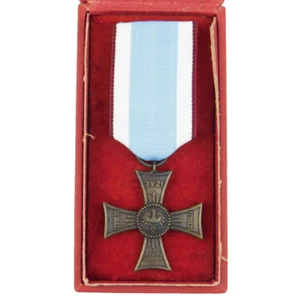 4132 WW1 LEVANTAMIENTO SILESIANO POLACO CRUZ DEL VALOR UNA ORDEN AL MÉRITO MEDALLA POLONIA - Imagen 1 de 6