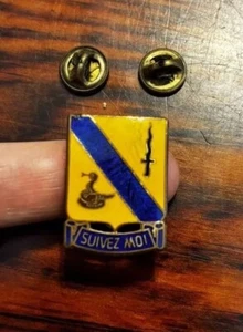 Poellath U.S. Army 14th Cavalry Reg DI Pin Germany 1950s German Made Brown Duck - Imagen 1 de 3
