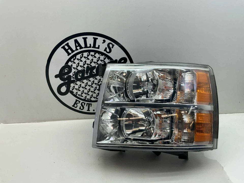 Headlamp Assembly CHEVY SILVERADO 3500 Left 07 08 09 10 11 12 13 14 Foto 1 de 4