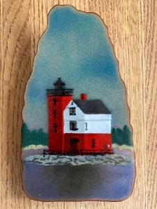Arte de pared esmaltado Bovano of Cheshire Light House Series Round Island MI W705 6" - Imagen 1 de 7