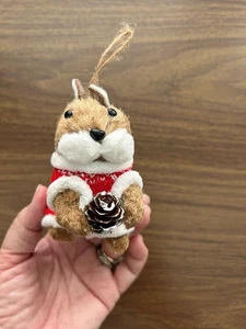 Weihnachtsschmuck Eichhörnchen mit Tannenzapfen Pullover Fellschwanz 3" rustikal - Bild 1 von 5