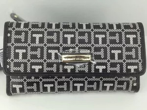 Women's TOMMY HILFIGER Large Wallet - $48 MSRP - Picture 1 of 1