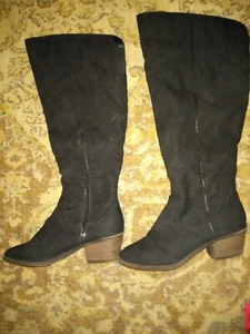 Fergalicious by Fergie Black Knee-high Zip-up Boots, Size 9.5 - Picture 1 of 4