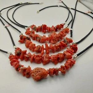 Lote de 6 collares coral rojo natural, broche de cuero y plata. - Imagen 1 de 8
