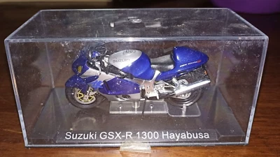 MODELLINO MOTO SUZUKI GSX-R 1300 HAYABUSA SCALA 1/24 - CON BOX DE AGOSTINI - Immagine 1 di 4
