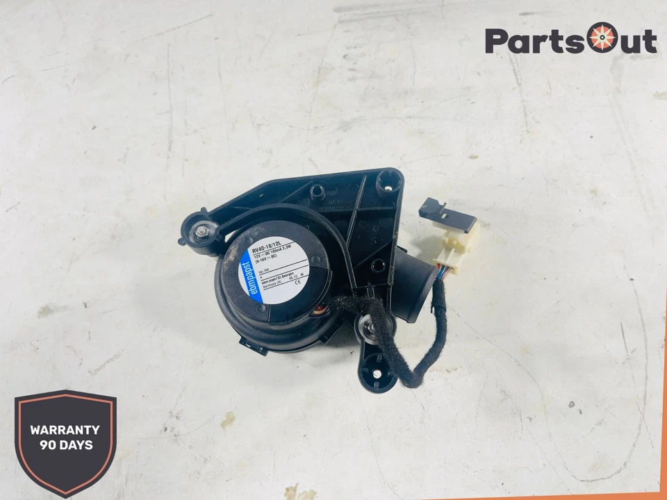 2012-2016 MERCEDES-BENZ E300 - Engine Module BOX FAN OEM - Image 1 of 4