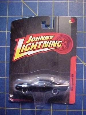 Johnny Lightning 1971 ¡Plymouth GTX 2010!  NIP 440 NEGRO CON RAYAS BLANCAS Foto 1 de 4