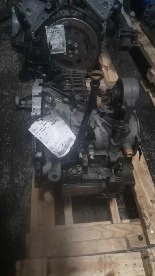 Conjunto de transmisión automática usado se adapta a: Chrysler Town & Country 2006 AT 3,8 L Foto 1 de 4