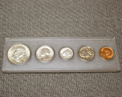 1963 U.S . SILVER UNCIRCULATED FIVE COIN SET IN WHITMAN HOLDER SUPERB EYE APPEAL - Image 1 of 4