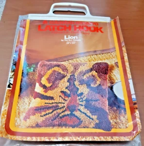 VINTAGE  Columbia Minerva LATCH HOOK KIT "LION" With Yarn PACKAGE OPEN - Picture 1 of 9