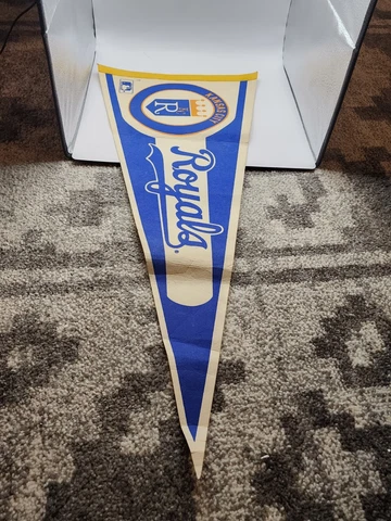 KANSAS CITY ROYALS  MLB BASEBALL VINTAGE RETRO  FELT PENNANT Cover