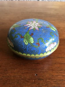 Vintage Chinese Cloisonne Blue Circular Lidded Trinket Box - Picture 1 of 9