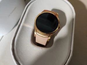 Wear24 Verizon Quanta Smartwatch 42mm WiFi + 4G Android (Gold) - Picture 1 of 5