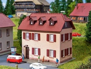 Faller 232328 Wohnhaus mit Fensterladen N neu OVP - Foto 1 di 1