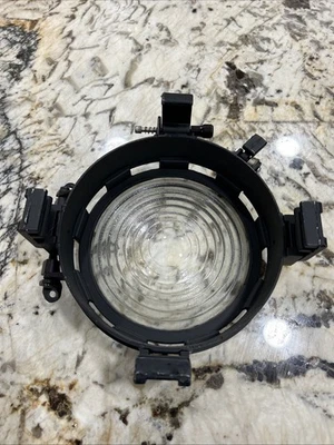 Lente/puerta de repuesto Leviton Colortran TV Fresnel 100-515 luz de estudio, piezas Foto 1 de 4