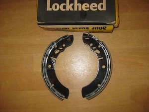 NUEVAS ZAPATILLAS FRENO DELANTERO DE CALIDAD - SE ADAPTA A: BMC LEYLAND 250 JU 250JU VAN (1967-70) - Imagen 1 de 2